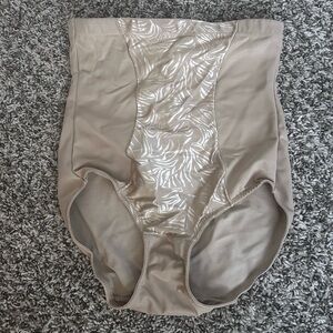 Maidenform Shapewear Briefs in Cream